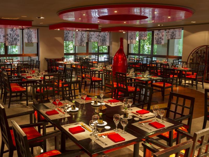 Sandos Playacar Beach Resort & Spa