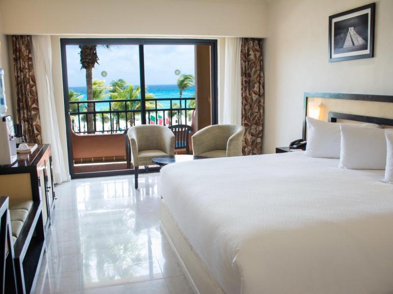 Sandos Playacar Beach Resort & Spa