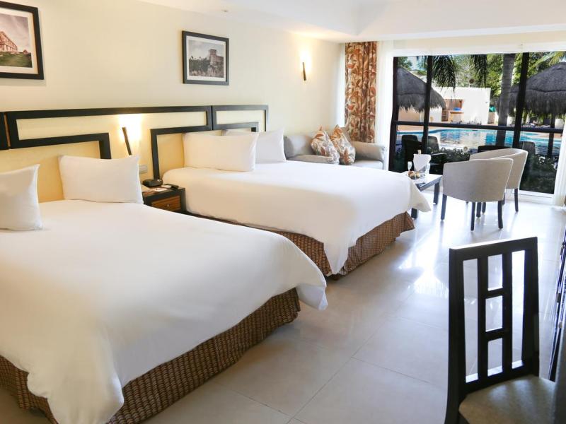 Sandos Playacar Beach Resort & Spa