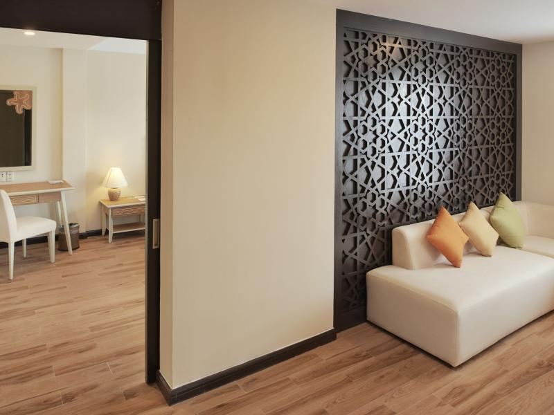 Centara Sandy Beach Resort Danang