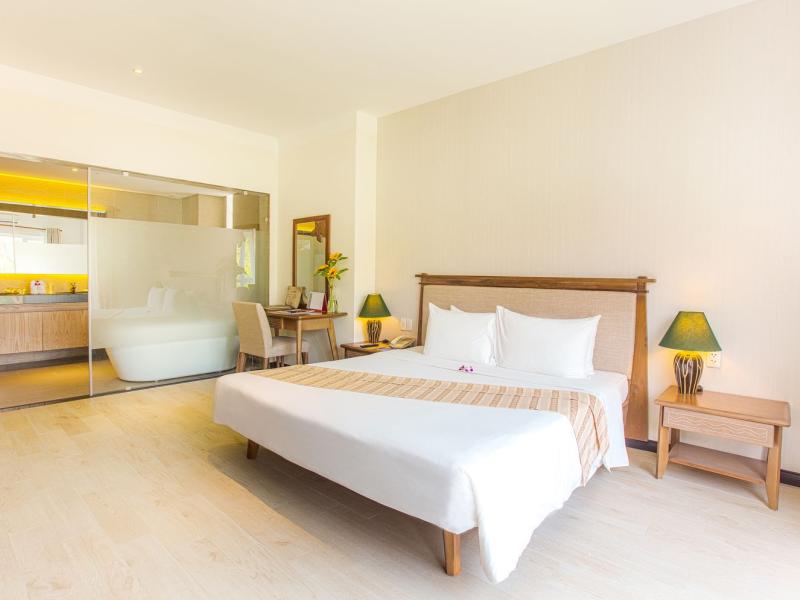 Centara Sandy Beach Resort Danang