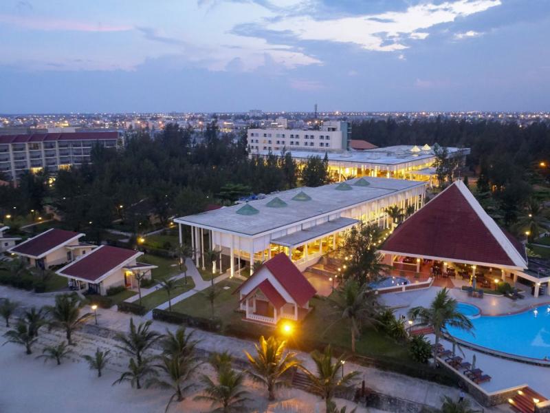 Centara Sandy Beach Resort Danang