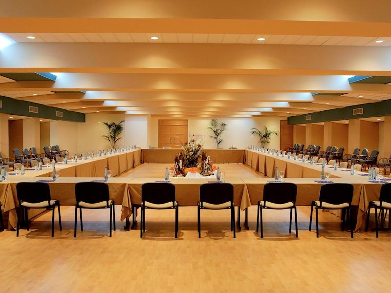 Constantinou Bros - Athena Royal Beach Hotel