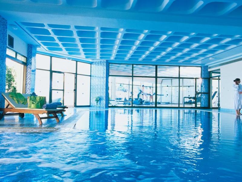 Constantinou Bros - Athena Royal Beach Hotel