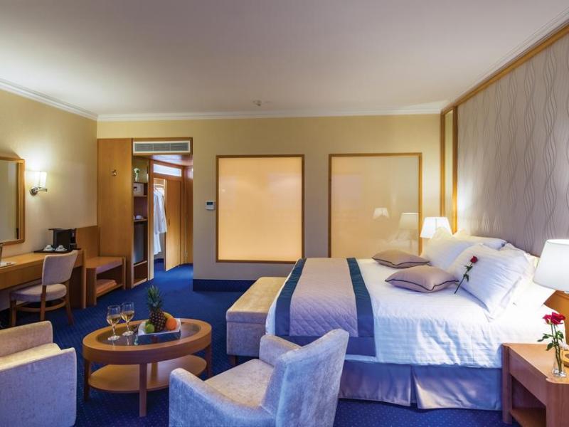 Constantinou Bros - Athena Royal Beach Hotel