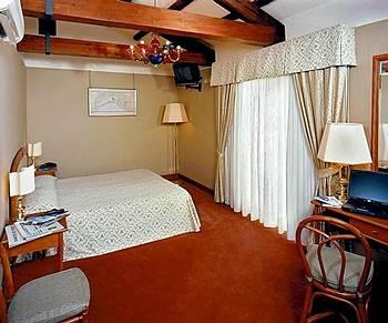 Hotel Santa Chiara & Residenza Parisi