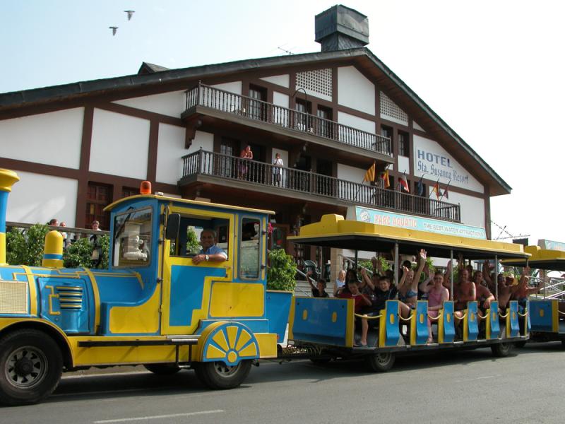 Santa Susana Resort