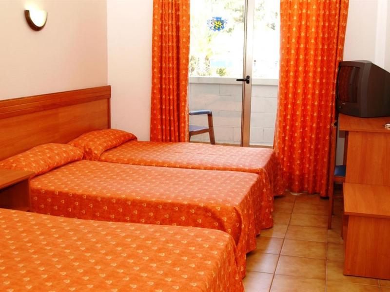 Santa Susana Resort