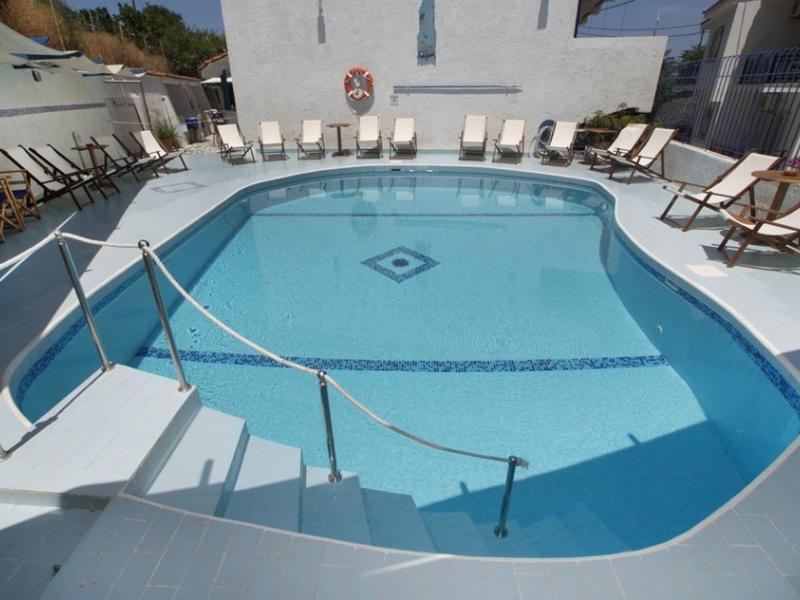 Atheras Hotel