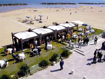 Sea Lion Hotel
