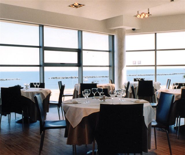 Sea Lion Hotel