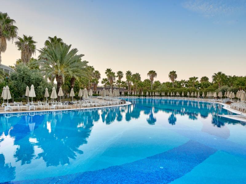 Seaden Sea World Resort & Spa