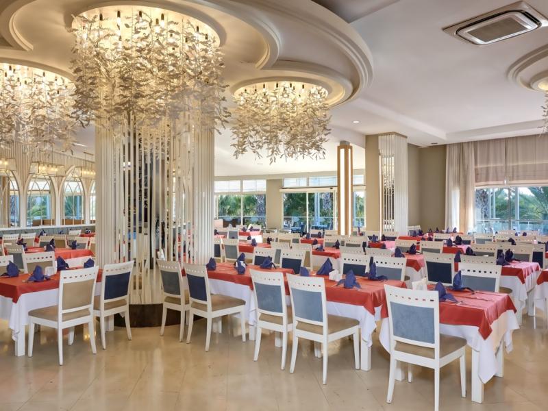 Seaden Sea World Resort & Spa