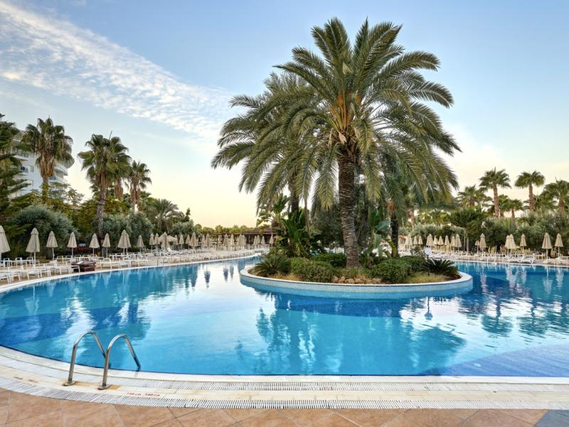 Seaden Sea World Resort & Spa