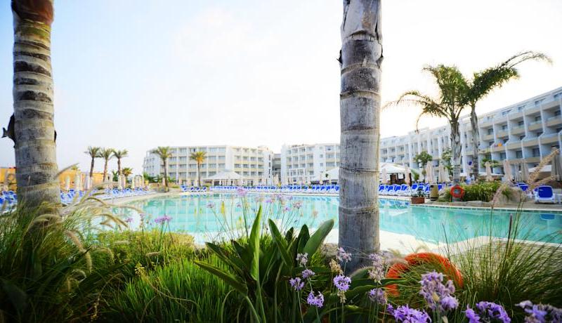 db Seabank Resort & Spa 