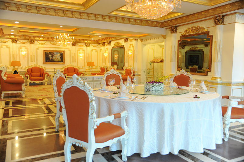 The Seagull on the Bund