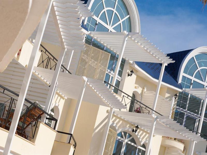 Seahorse Deluxe Hotel