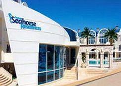 Seahorse Deluxe Hotel