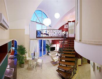 Seahorse Deluxe Hotel