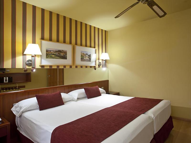 ILUNION Hotel Les Corts Spa