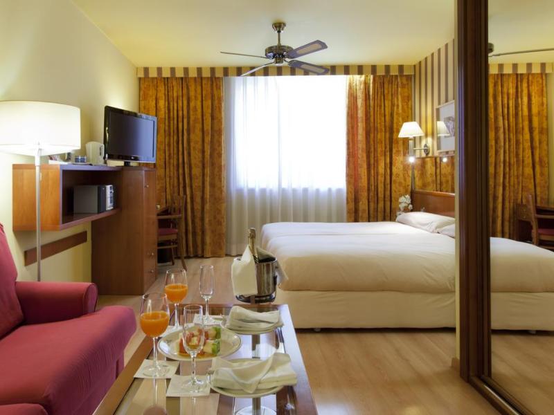 ILUNION Hotel Les Corts Spa