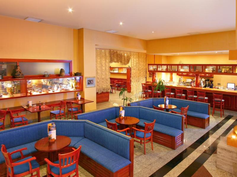 ILUNION Hotel Les Corts Spa