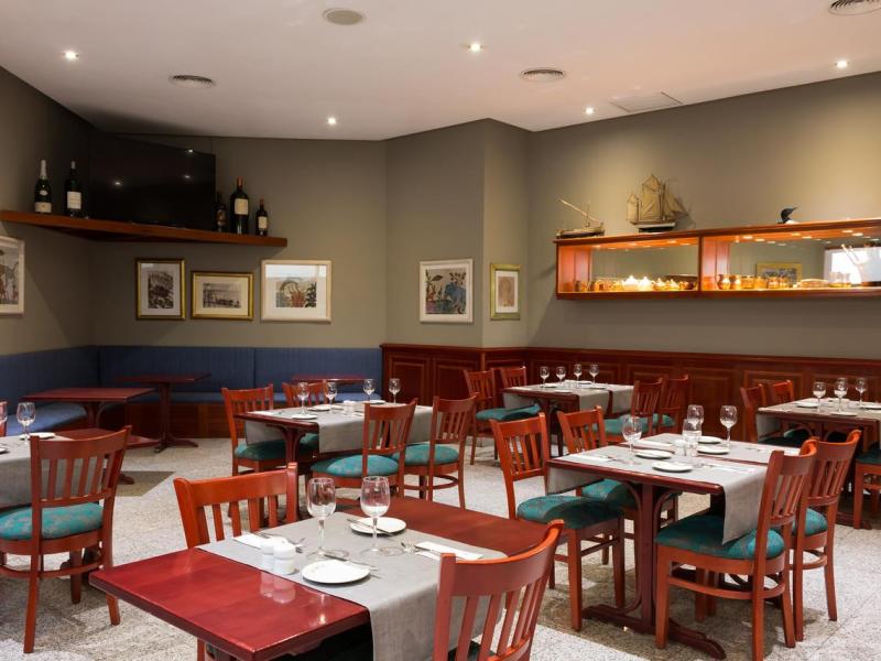 ILUNION Hotel Les Corts Spa