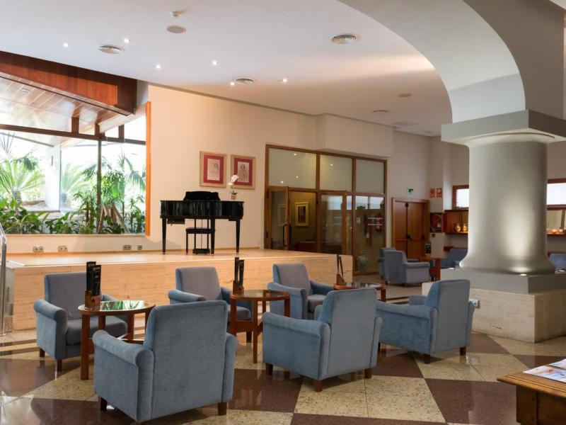 ILUNION Hotel Les Corts Spa