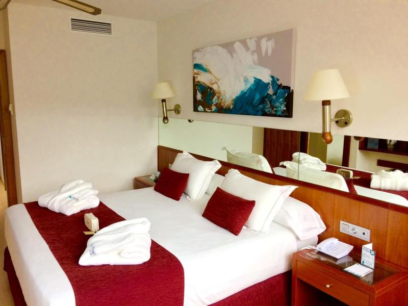 ILUNION Hotel Les Corts Spa