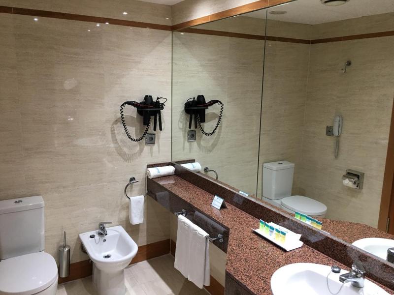 ILUNION Hotel Les Corts Spa