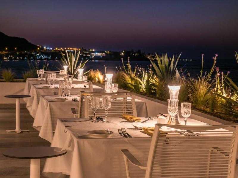 I Resort Beach Hotel & Spa