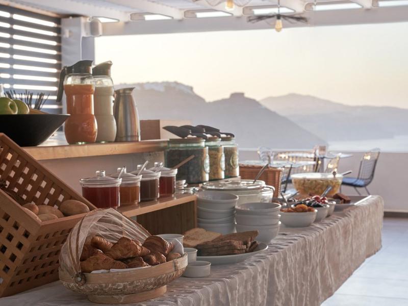 Mr & Mrs White Santorini