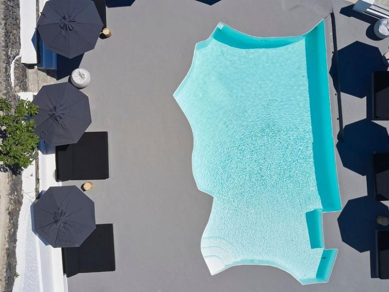 Mr & Mrs White Santorini