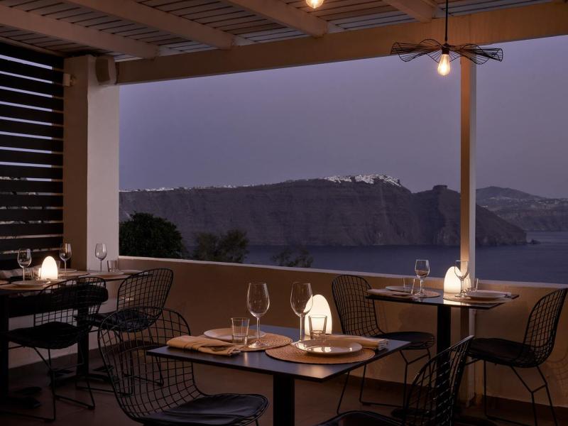 Mr & Mrs White Santorini