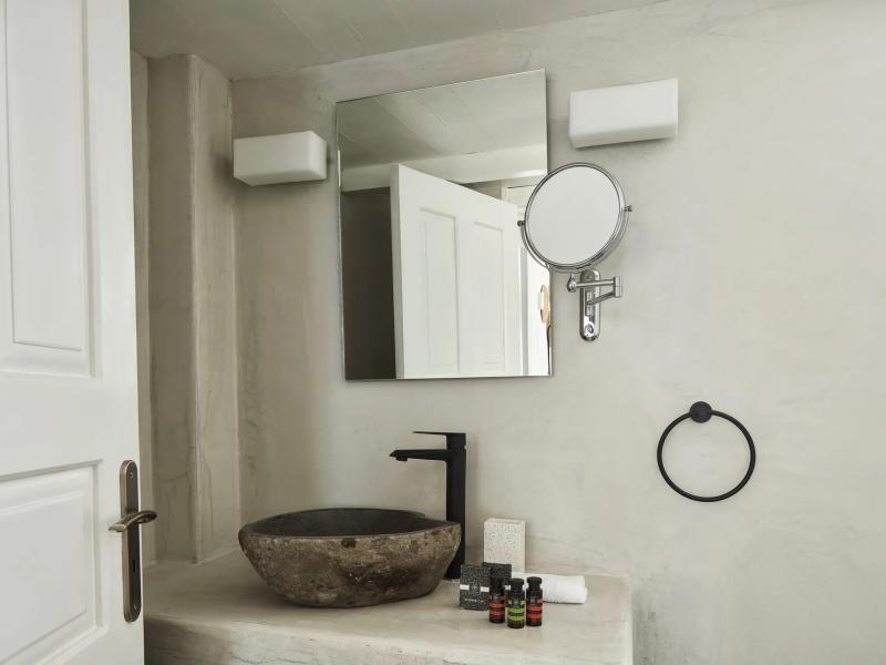 Mr & Mrs White Santorini