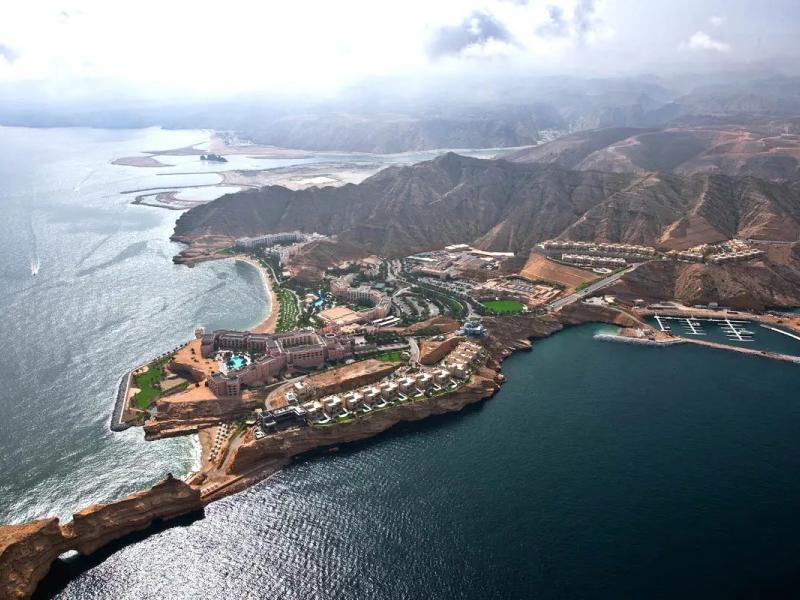 Shangri-La Bar Al Jissah Resort & Spa - Al Waha