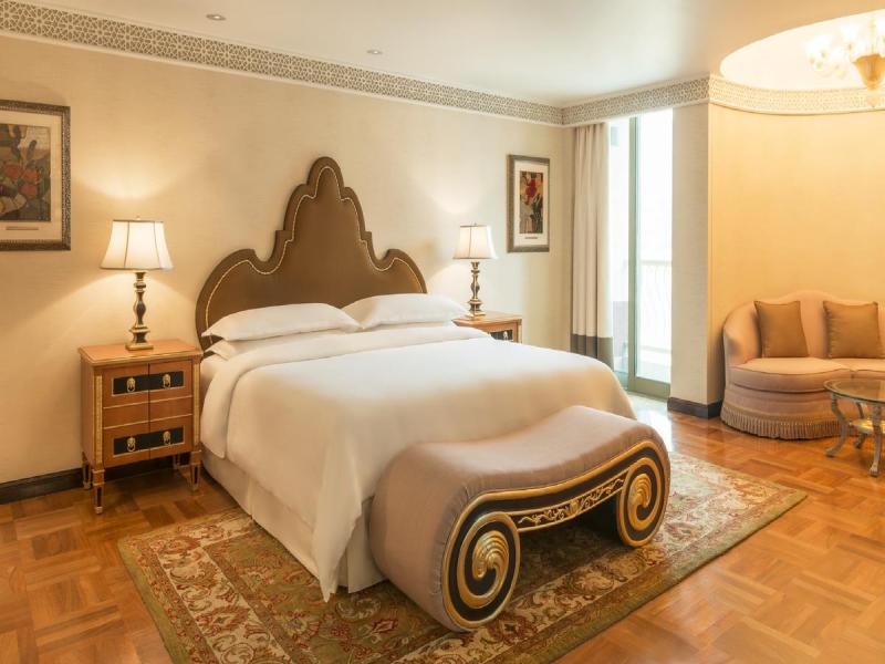 Sheraton Abu Dhabi Hotel & Resort