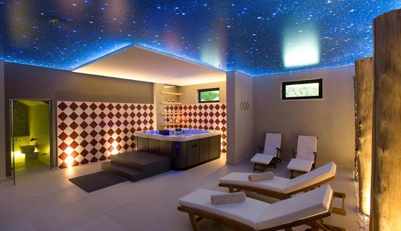 Atlantis Beach Hotel