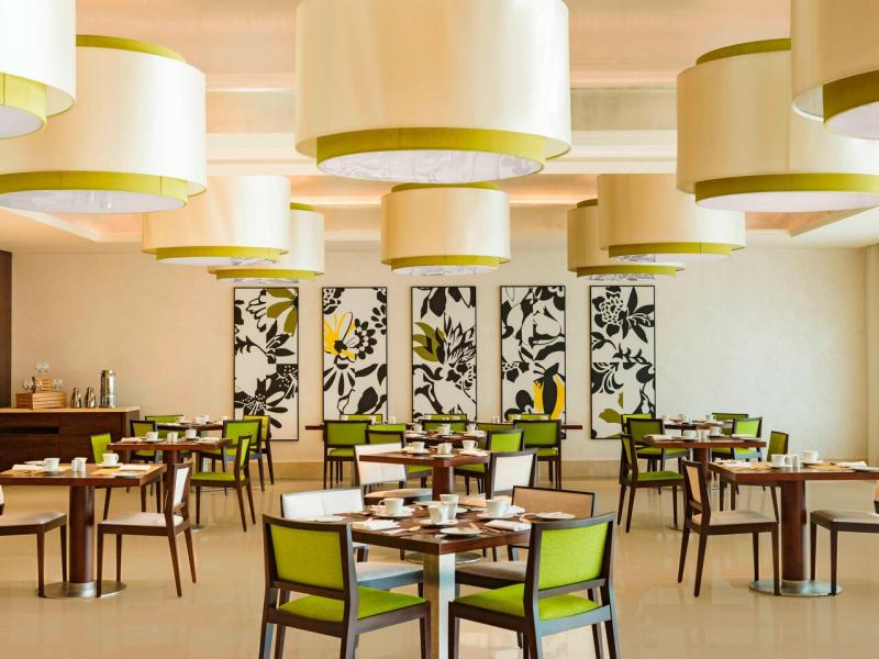 Sheraton Dubai Creek Hotel & Towers