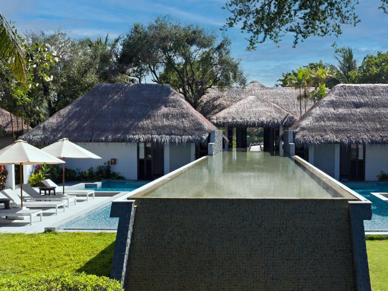 Sheraton Maldives Full Moon Resort & Spa