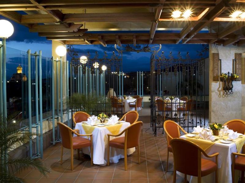Sheraton Grand Tbilisi Metechi Palace Hotel