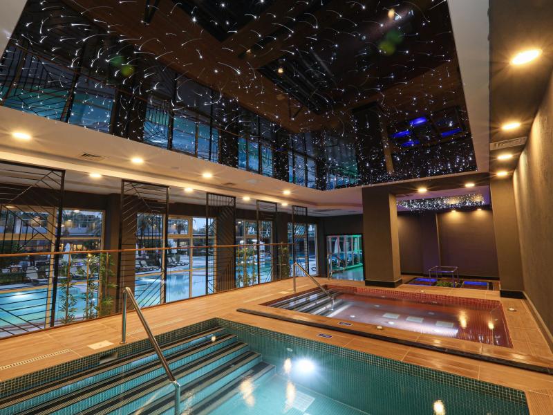 Sherwood Exclusive Lara