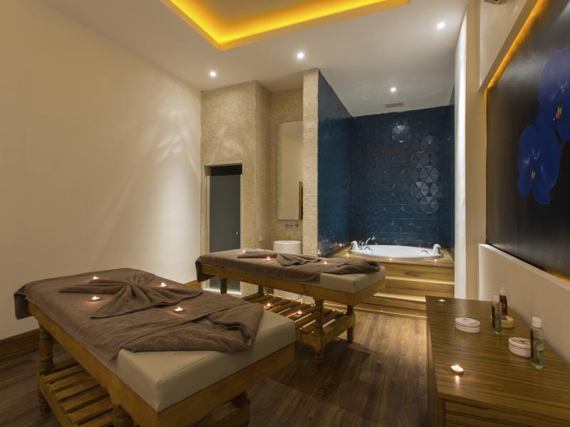 Sherwood Exclusive Lara