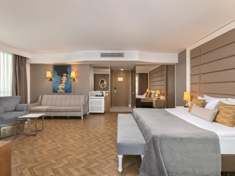 Sherwood Exclusive Lara