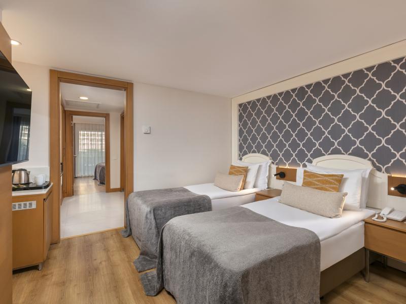 Sherwood Exclusive Lara