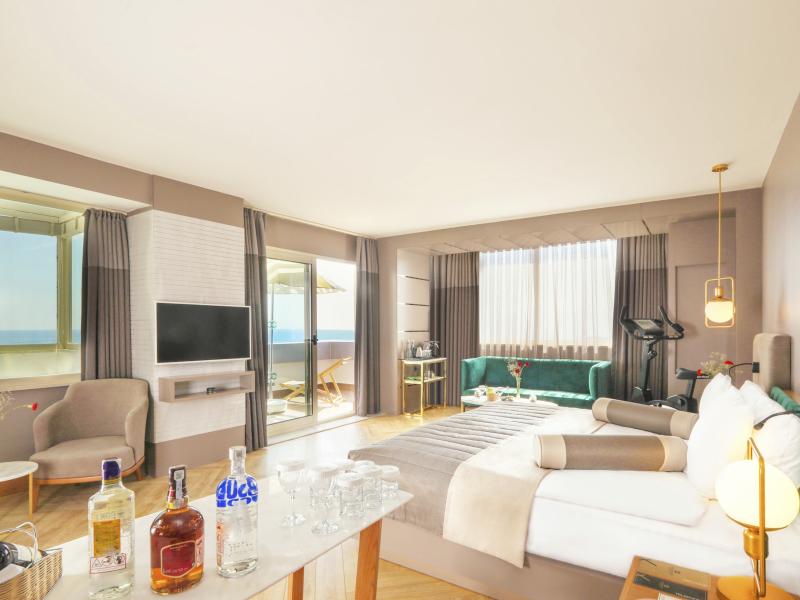 Sherwood Exclusive Lara