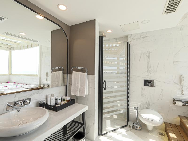 Sherwood Exclusive Lara