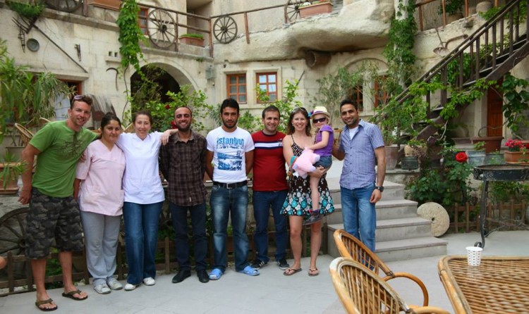 Shoestring Cave House 