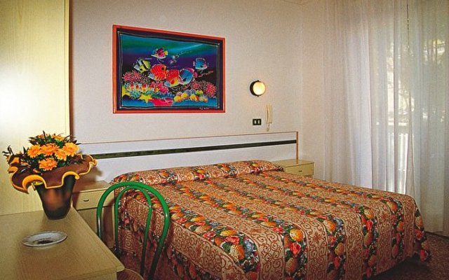 Hotel Simi Lan