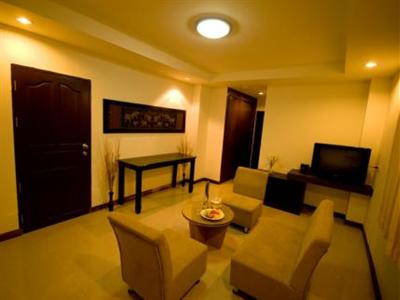 Sinsuvarn Airport Suite